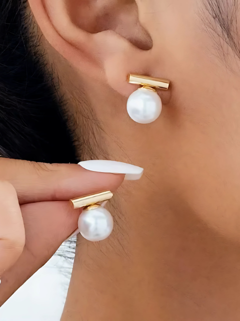 The Lola Pearl Studs